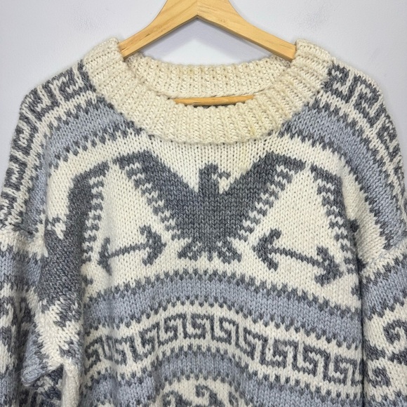 Vintage Handknit Cowichan Style Crewneck Sweater Size Medium - Picture 9 of 11